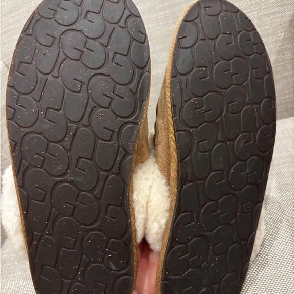 UGG Tan Slippers Size 9 - Picture 8 of 9